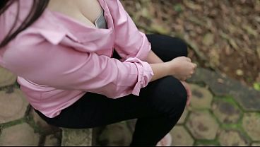 Almost playing in the forest, can't hold back anymore, I want to fuck the latest Indonesian porn
